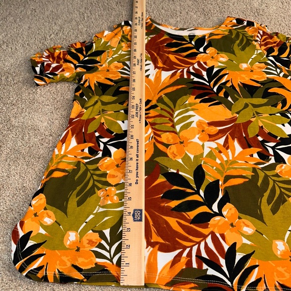 Ruby Rd. Multicolor Floral Top. Size L - Picture 9 of 12